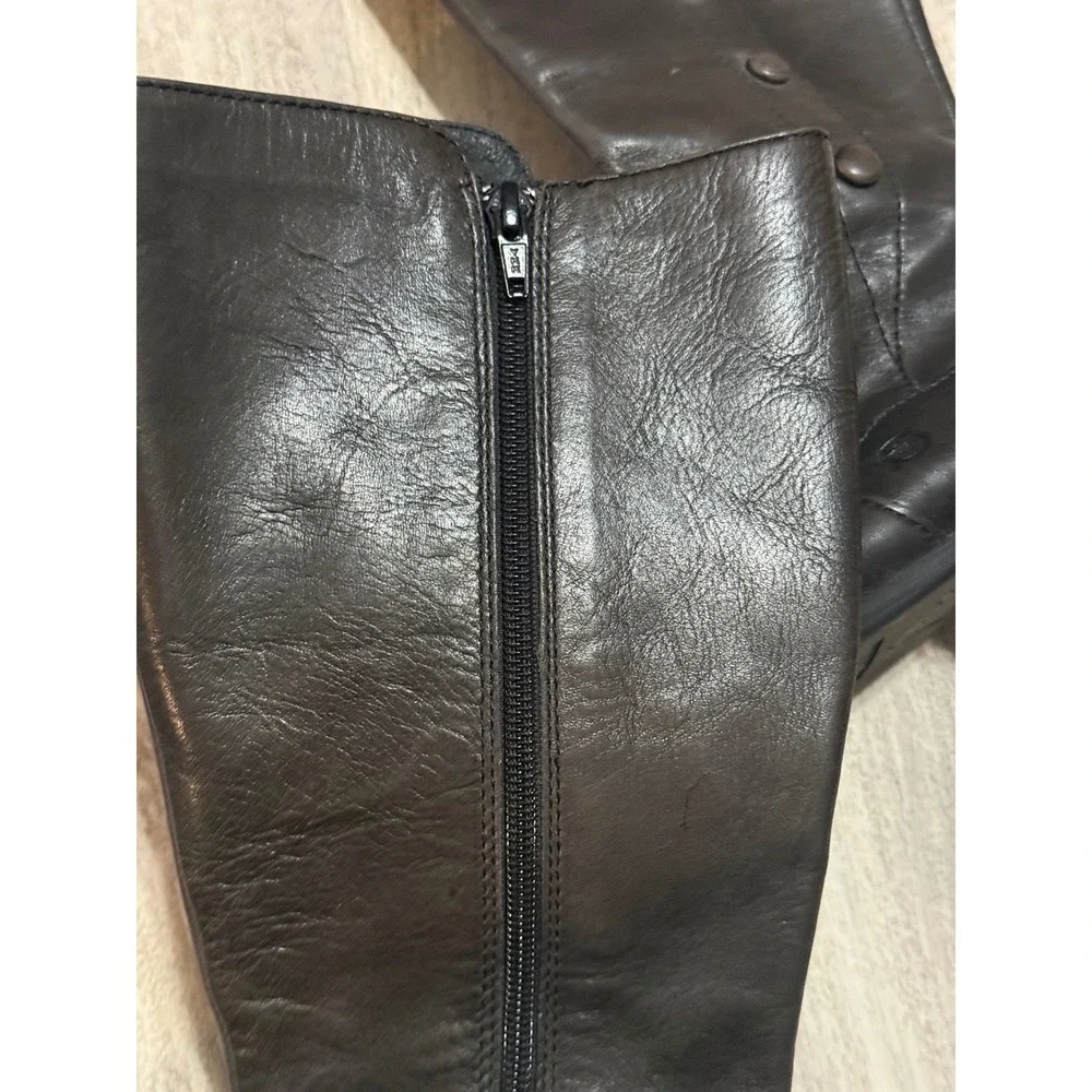 Born Womens B42222 Tall Leather Riding Boots Brown Button Detail‎ Size 7 38
